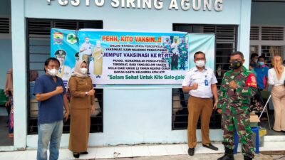 Rosmala Dewi, Lurah Siring Agung Pelopori Jemput Vaksin Langsung Ke Warganya