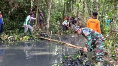 Prajurit Lanud Sri Mulyono Kerja Bakti Bersihkan Lingkungan