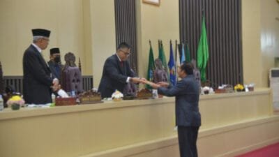 Paripurna Ke LV (55) DPRD Menerima Jawaban Gubernur Terhadap Pandangan Umum Fraksi-fraksi