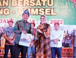 RA Anita Noeringhati Hadiri HUT ke-3 Paguyuban Pecel Lele Lamongan Bersatu Palembang