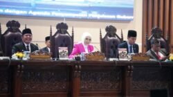 Rapat Paripurna LXI (61) DPRD Prov. Sumsel Dengarkan Penjelasan Gubernur Terhadap 4 Raperda