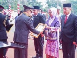 HUT Bhayangkara ke-77, Ketua DPRD Sumsel Mendapat PIN Emas