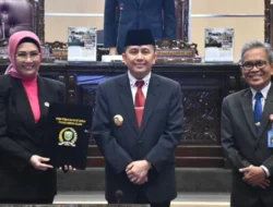 Jawaban Gubernur atas Pandangan Umum Fraksi DPRD Sumsel terhadap Enam Raperda