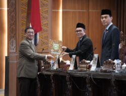 Fraksi-fraksi DPRD Prov. Sumsel Sampaikan Pandangan Umum terhadap Raperda Pertanggungjawaban Pelaksanaan APBD TA 2023