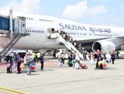 441 Jemaah Kloter 14 Asal Lahat dan Palembang Tiba di Tanah Air