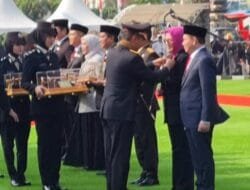 HUT Bhayangkara ke-78, Ketua DPRD Sumsel Terima Pin Emas Kapolri