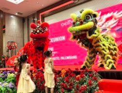 Meriahkan Imlek 2576, The Excelton Hotel Hadirkan Barongsai dan Dewa Uang