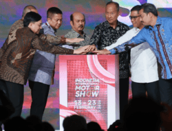 PLN Dorong Green Future Kendaraan Listrik di Indonesia Saat Acara IIMS 2025
