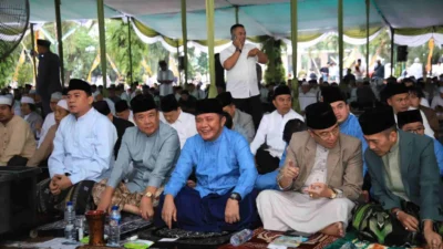 Gubernur dan Wakil Gubernur Sumsel Sholat Idul Fitri di Masjid Agung