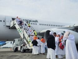 370 Jemaah Haji Kloter 12 Embarkasi Palembang Bertolak ke Jeddah