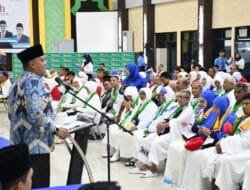 Dilepas Menuju Jeddah, Kloter 20 Embarkasi Palembang Diminta Saling Bantu dan Kompak
