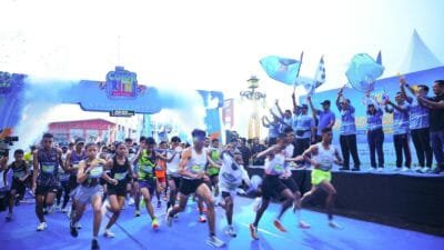 Tumpah, 2500 Peserta PLN Mobile Color Run Ramaikan Benteng Kuto Besak