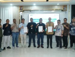 PLN UID S2JB dan PT Smart Group Tbk Tandatangani Kerjasama Penyambungan Listrik dan Perjanjian Hibah