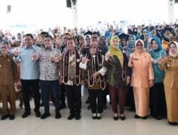 Ketua DPRD Sumsel Dampingi Menteri Kependudukan dan Pembangunan Keluarga Lakukan Pemberian MBG