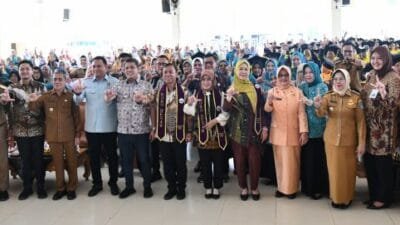 Ketua DPRD Sumsel Dampingi Menteri Kependudukan dan Pembangunan Keluarga Lakukan Pemberian MBG