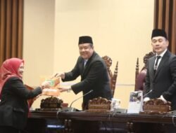 Wakil Gubernur Hadiri Rapat Paripurna XVIII Bahas Pandangan Umum Fraksi-fraksi terhadap Raperda Perubahan APBD TA 2025