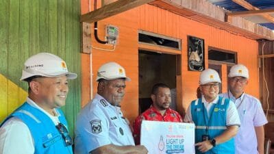 Kado HUT RI, PLN Salurkan Bantuan Pasang Listrik Gratis 2.821 Keluarga Prasejahtera di Seluruh Indonesia