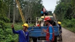 PLN ULP Kayu Agung Perkuat Kelistrikan Tulung Selapan melalui Uprating Penyulang Tenggiri