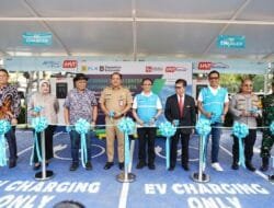 Perkuat Ekosistem Kendaraan Listrik, PLN Resmikan 2 SPKLU Center Pertama di Jakarta