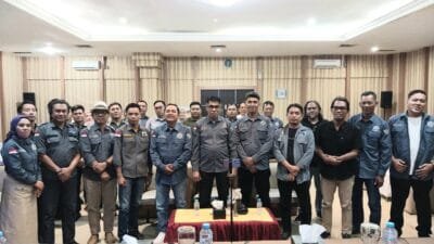 Peserta Rakerda DPD PJS Sumsel foto bersama setelah kegiatan. (foto : Newsroom DPD PJS Sumsel)