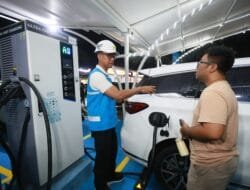 Antisipasi Lonjakan EV selama Periode Nataru, Dirut PLN Tinjau Langsung Kesiagaan SPKLU di Berbagai Titik Krusial