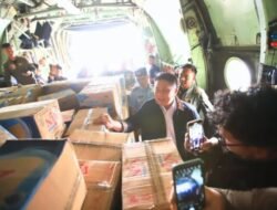 Gubernur Sumsel Herman Deru Berangkatkan 15 Ton Bantuan Logistik untuk Korban Bencana Alam