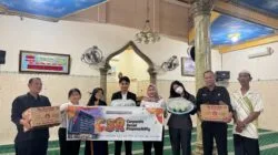 Harper Palembang Gelar CSR Ramadhan 2026, Bersihkan Tiga Masjid dan Berbagi Takjil untuk Warga Sekitar