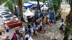 SERAMBI 2026 Diserbu Warga, Antrean Penukaran Uang di Masjid Agung Palembang Tembus 1.000 Orang per Hari