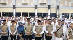Embarkasi Palembang Berangkatkan Kloter 14, Kakanwil Ingatkan Jemaah Waspada Panas Ekstrem di Tanah Suci