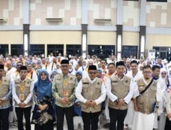Embarkasi Palembang Berangkatkan Kloter 14, Kakanwil Ingatkan Jemaah Waspada Panas Ekstrem di Tanah Suci