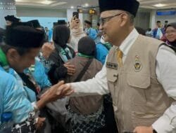 Menteri Haji dan Umrah Tinjau Langsung Keberangkatan Kloter 9 di Palembang