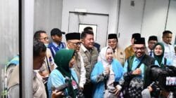 Menteri Haji Irfan Yusuf Lepas Kloter 9 Palembang, Ingatkan Jemaah Jaga Kesehatan di Tanah Suci