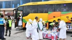 Kloter 11 Embarkasi Palembang Berangkat ke Tanah Suci, Jemaah Kenakan Pakaian Ihram Sejak dari Asrama Haji
