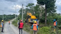 Jelang Idul Adha, PLN dan DLH Tanjab Barat Percepat Pembangunan Jaringan Listrik demi Keandalan Pasokan Masyarakat