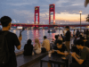 Dari Sudirman hingga Tepian Musi, Tri Dukung Gaya Hidup Digital Warga Palembang