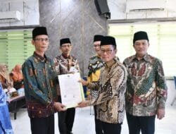 Lantik Tiga Kepala KUA, Kakanwil Kemenag Sumsel Tekankan Profesionalisme dan Komunikasi