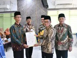 Lantik Tiga Kepala KUA, Kakanwil Kemenag Sumsel Tekankan Profesionalisme dan Komunikasi