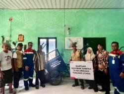 Gerobak Sampah Warga Rusak, Pertamina Patra Niaga Sumbagsel Salurkan Tiga Gerobak Baru