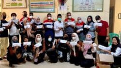 Pertamina Patra Niaga Regional Sumbagsel Hadir di Tengah Abu Vulkanik Anak Krakatau, Bagikan Masker untuk Warga Panjang Utara