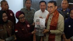 Wali Kota Palembang Ratu Dewa mendampingi Menteri Kebudayaan RI Fadli Zon saat mengunjungi Cagar Budaya Museum Pahlawan dr. A.K. Gani