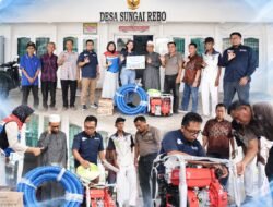 Kilang Plaju Serahkan Peralatan Pemadam Karhutla ke MPA Sungai Rebo