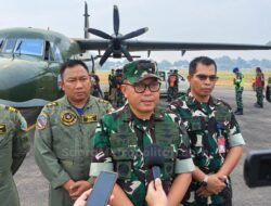 TNI AU Sebar 4,8 Ton Dry Ice untuk Urai Kabut Asap di Palembang